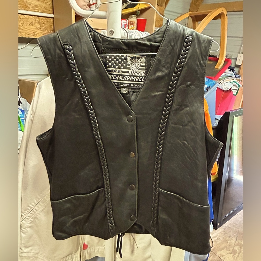 Biker’s Dream Apparel Black Leather Vest - Size Medium